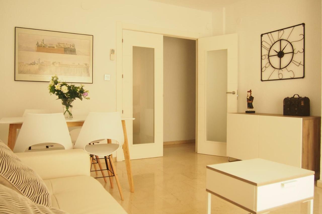 Vero Granada Y Parking En El Edificio 외부 사진