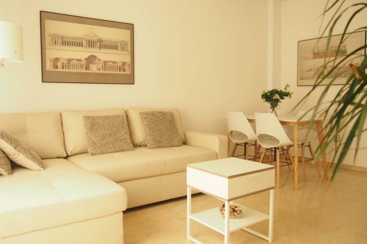 Vero Granada Y Parking En El Edificio 외부 사진